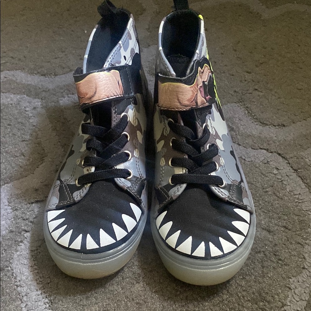 Kids Jurassic world light up sneakers